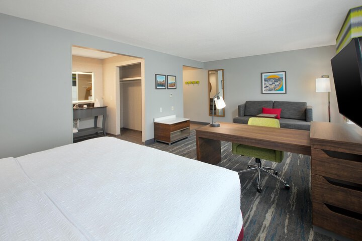 Hampton Inn & Suites St. Cloud MN