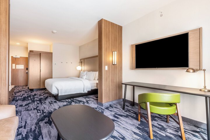 Room 17 of 32