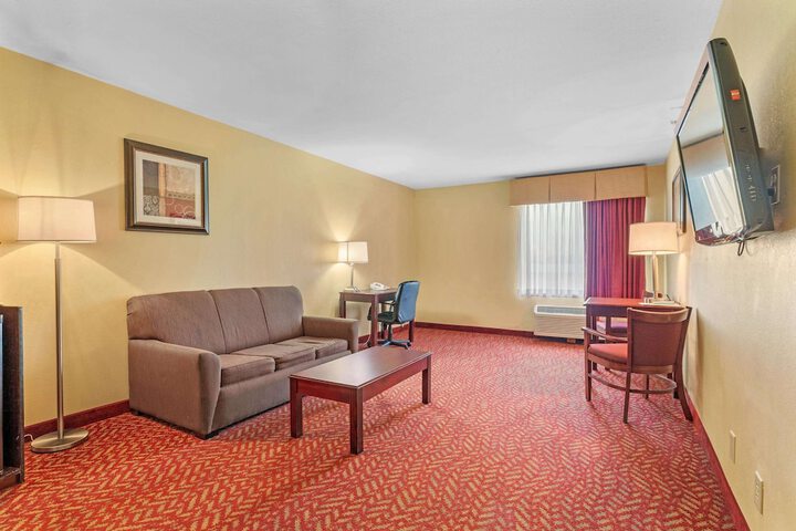 Room 6 of 19