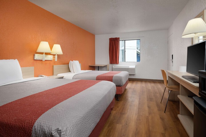 Room 18 of 22