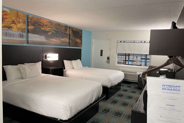 Room 4 of 14