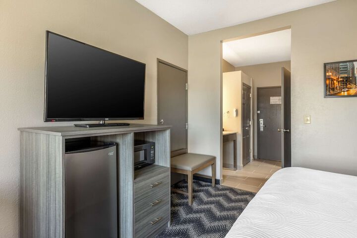 Room 12 of 39