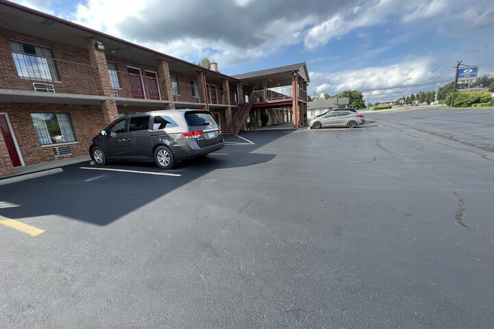 Hotel 4 of 86