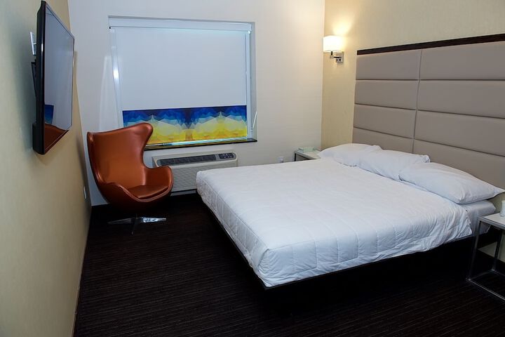 Room 12 of 23