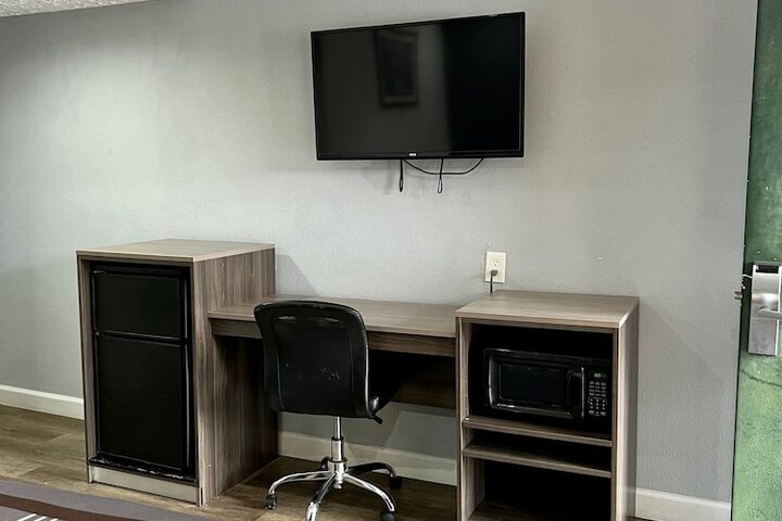 Room 17 of 23