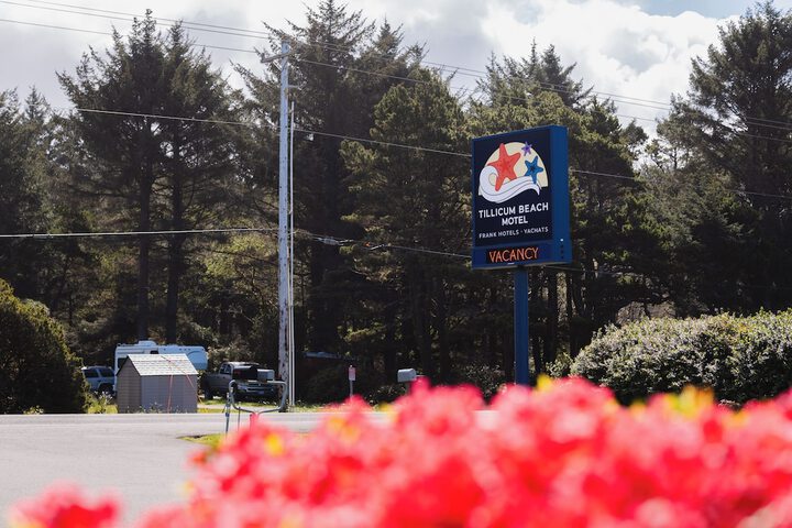 Tillicum Beach Motel (Deanes Oceanfront Lodge)