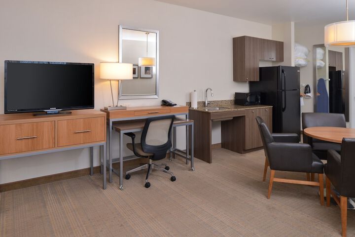 Holiday Inn Express & Suites Pocatello by IHG