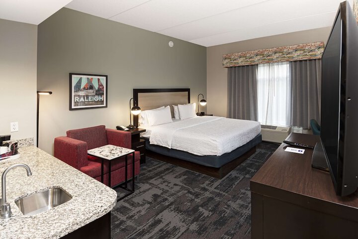 Hampton Inn & Suites Raleigh Downtown