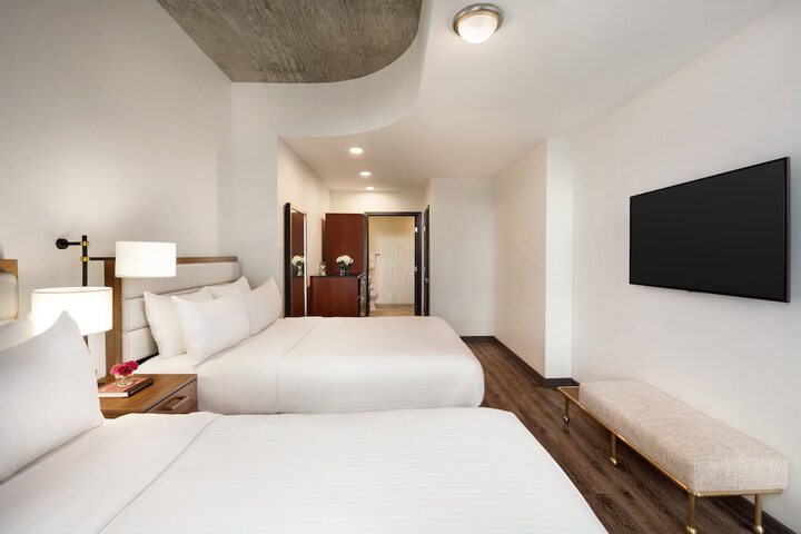 Room 25 of 59