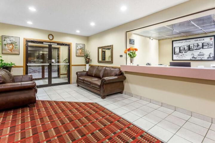 Western Inn & Suites