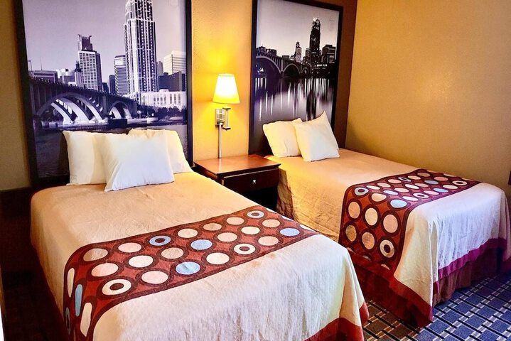 Super 8 by Wyndham Melrose