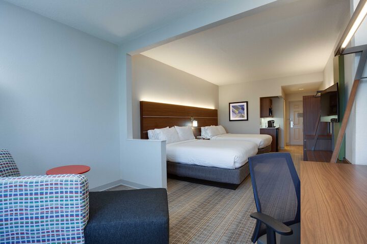 Room 27 of 41