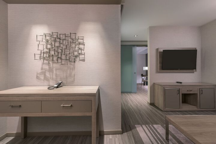 Room 33 of 72