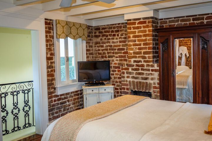 Room 42 of 158