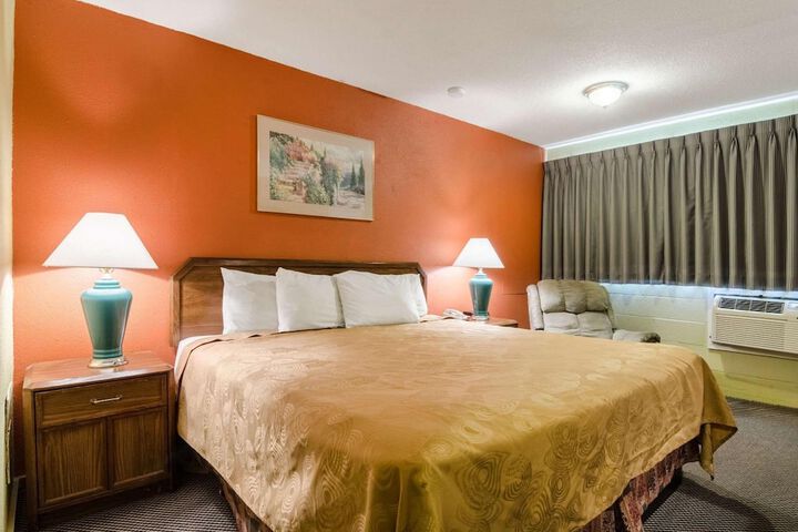 Room 13 of 29