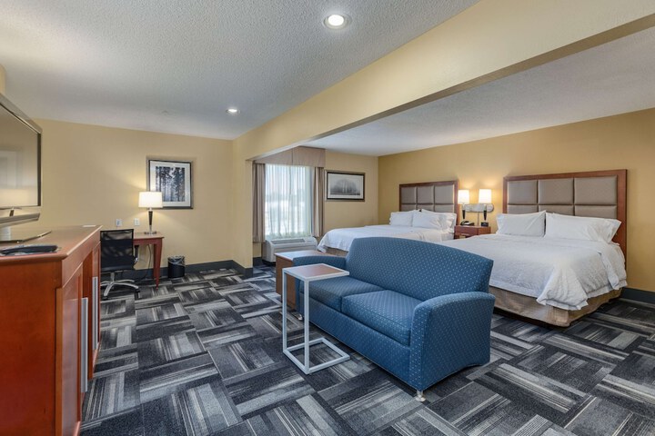 Room 25 of 38