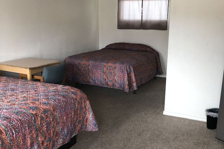 Room 2 of 16