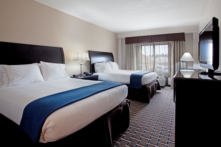 Holiday Inn Express & Suites Hope Mills-Fayetteville Arpt by IHG