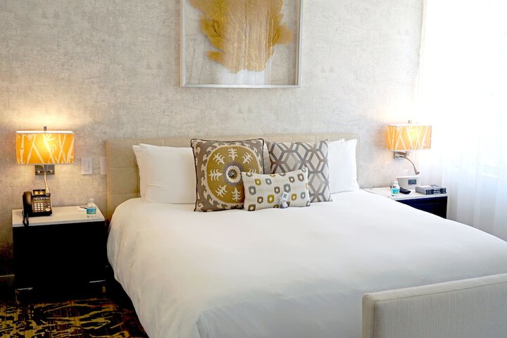 Room 21 of 136