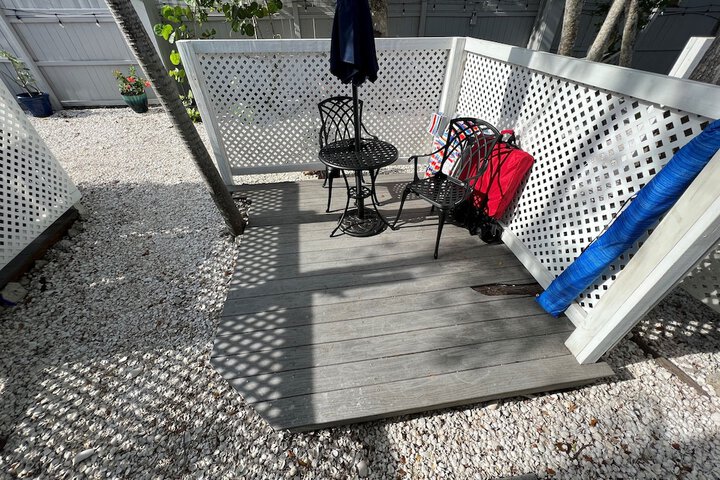 Tarpon Tale Inn