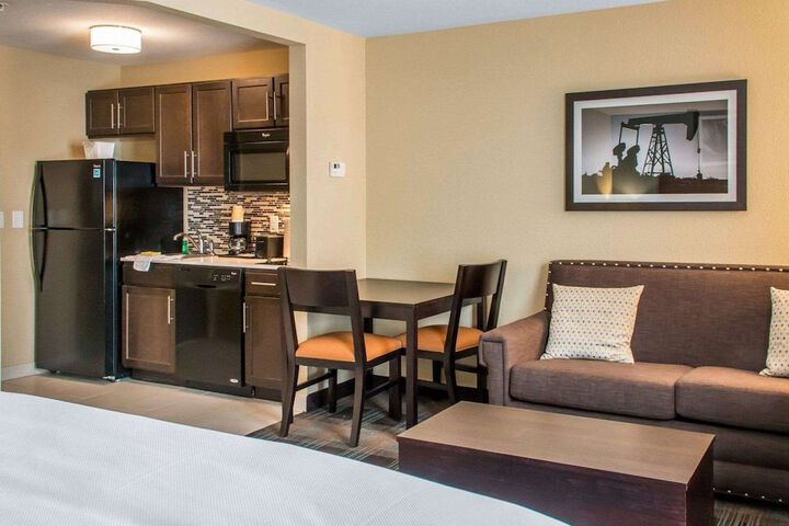Room 16 of 28