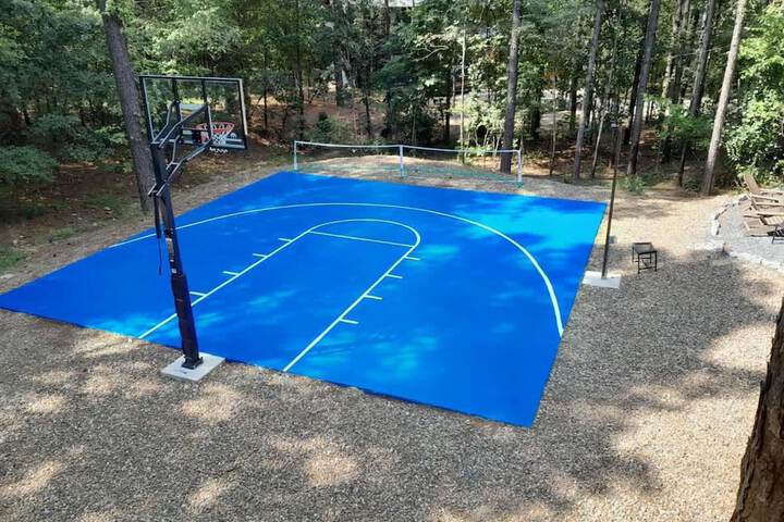 Massive Hochatown Lodge w spa Basketball More