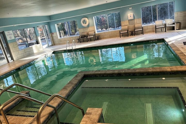 Holiday Inn Express and Suites Rhinelander by IHG