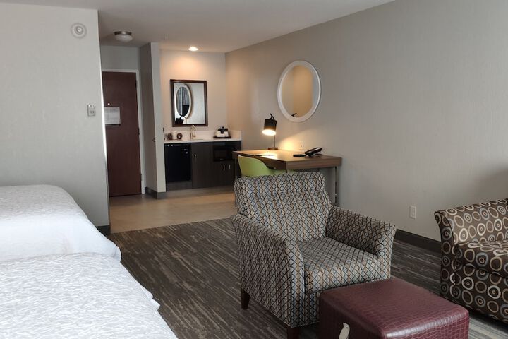 Room 46 of 82