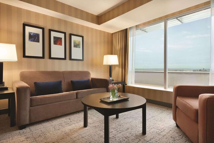 Room 28 of 38