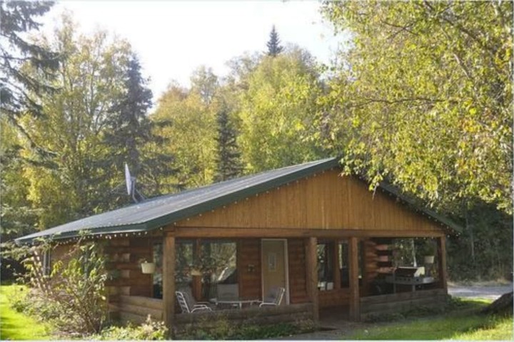 Daniels Lake Lodge B & B
