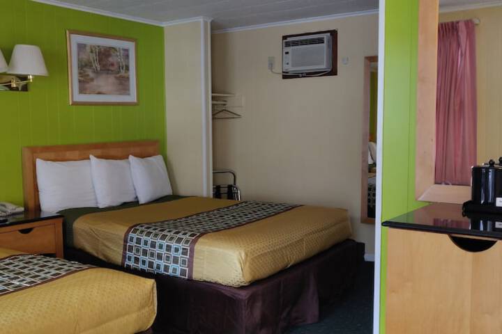 Pinebrook Motel