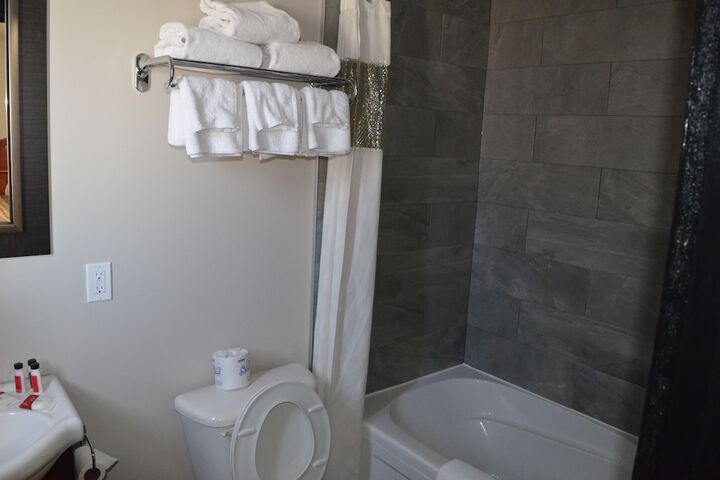 Room 14 of 36