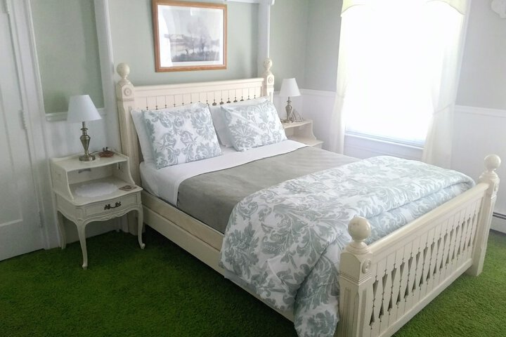 Room 28 of 35