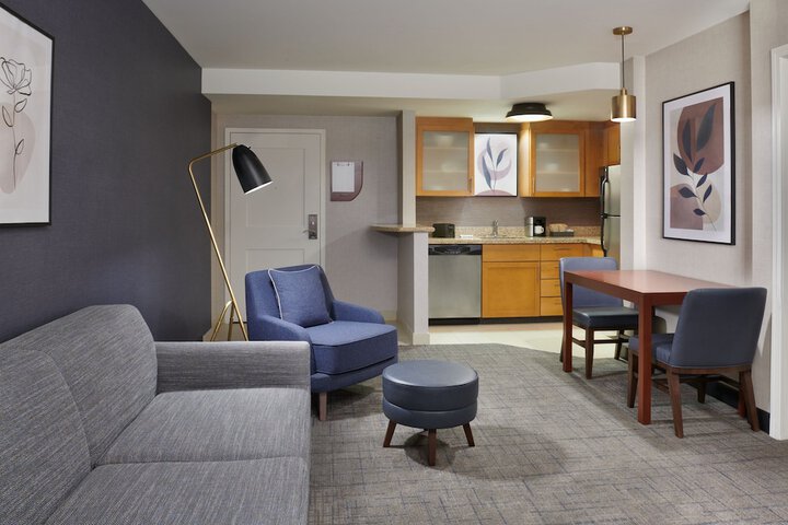 Room 25 of 42