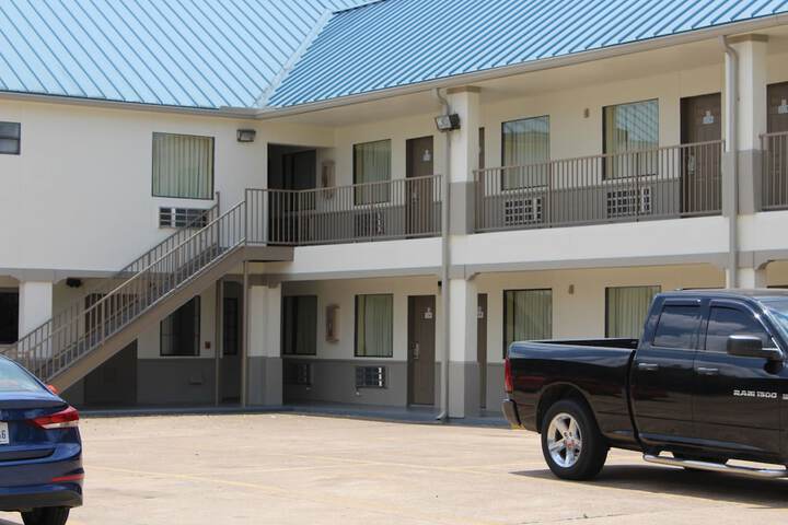 Hotel 4 of 25