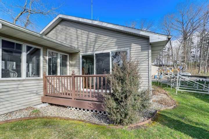 House on Paw Paw Lake w / Private Dock!