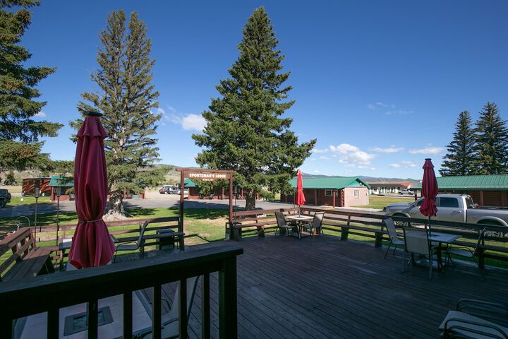 Sportsmans Lodge
