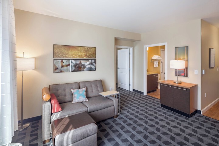 Room 18 of 33