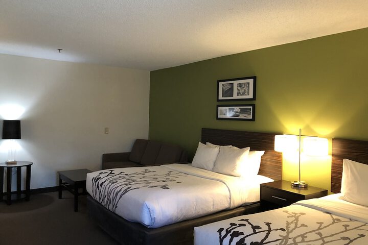 Room 40 of 72