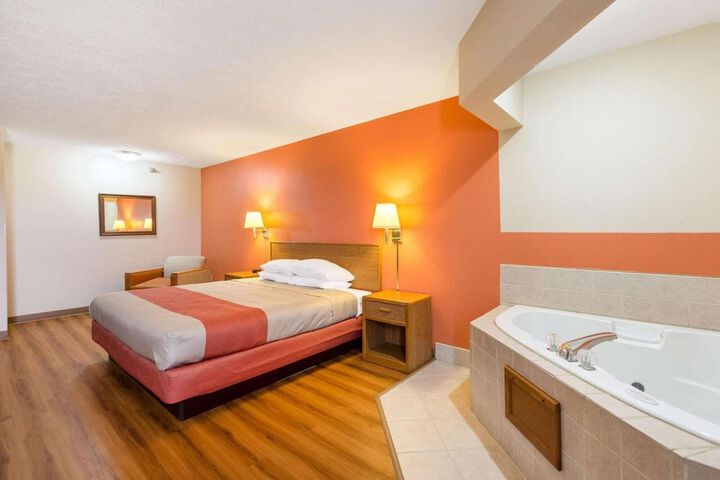 Motel 6 Percival IA