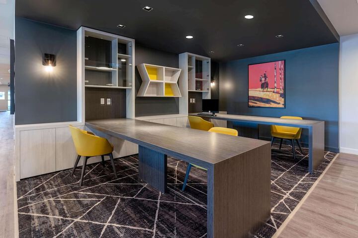 Business Center 23 of 23