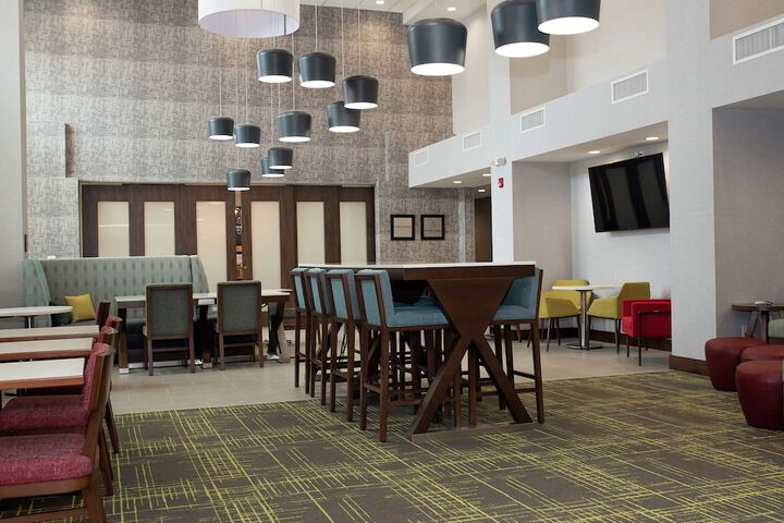 Hampton Inn & Suites Dundee