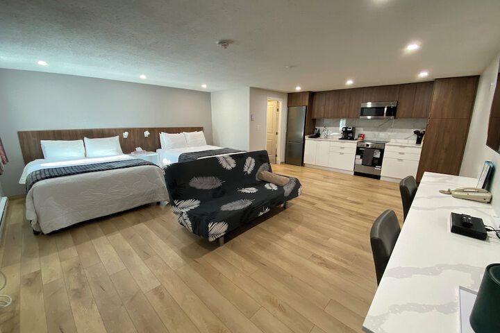 Room 8 of 28