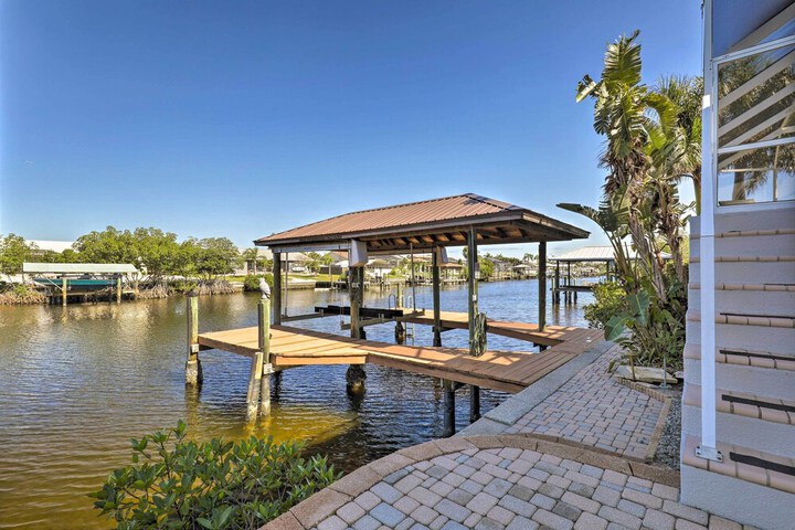 Heated Pool / spa & Dock: Apollo Beach Home on Canal