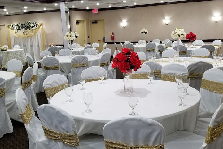 Ballroom/Hall 48 of 58