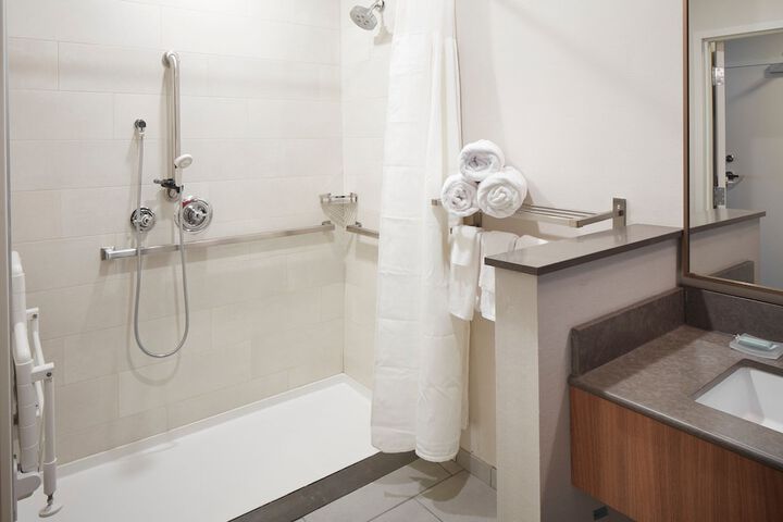 Room 15 of 22
