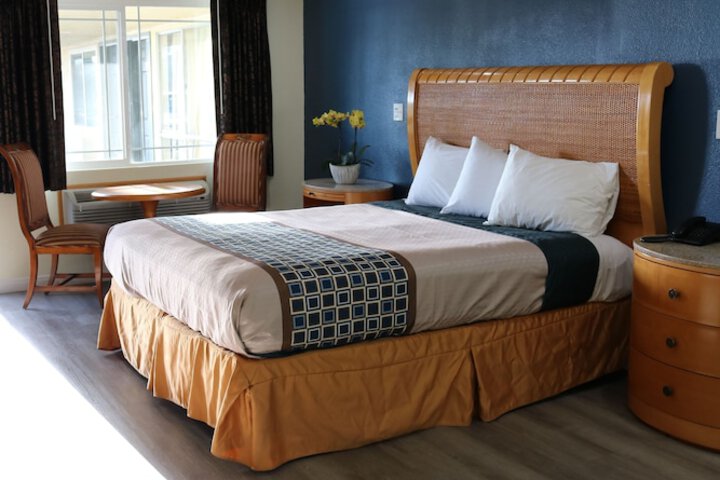 Valli Hi Motel