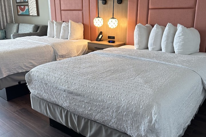 Room 42 of 104