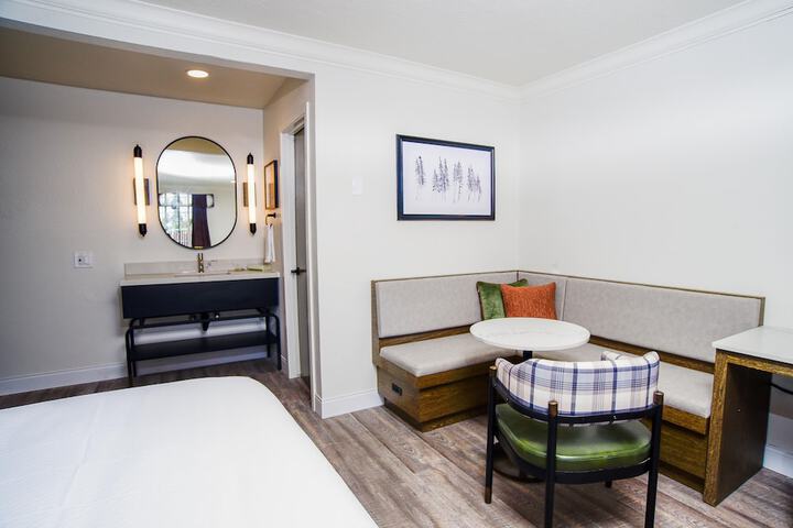 Room 6 of 20