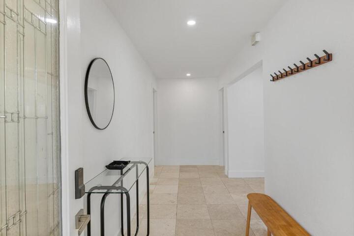 Molivu Homes 3BR - NewRemodel PetFriendly, Yard
